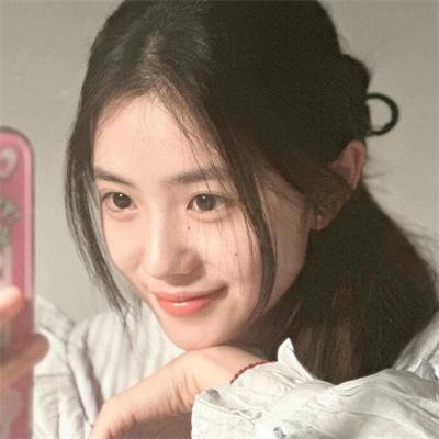 有色彩的女子